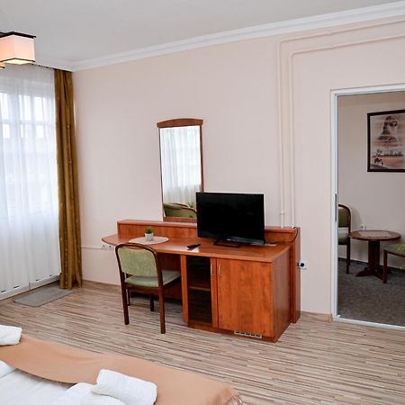 Hajdúszoboszló Major Panzio Es Etterem B&B 외부 사진