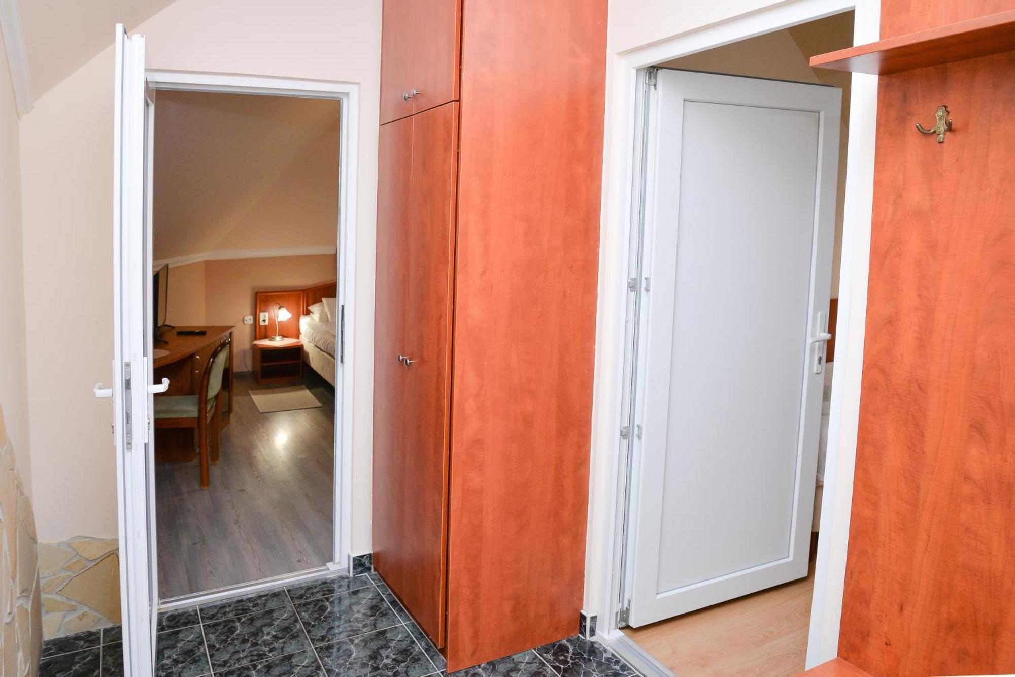 Hajdúszoboszló Major Panzio Es Etterem B&B 외부 사진