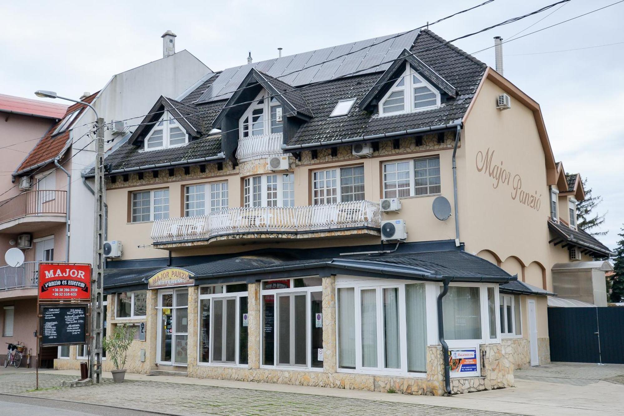 Hajdúszoboszló Major Panzio Es Etterem B&B 외부 사진