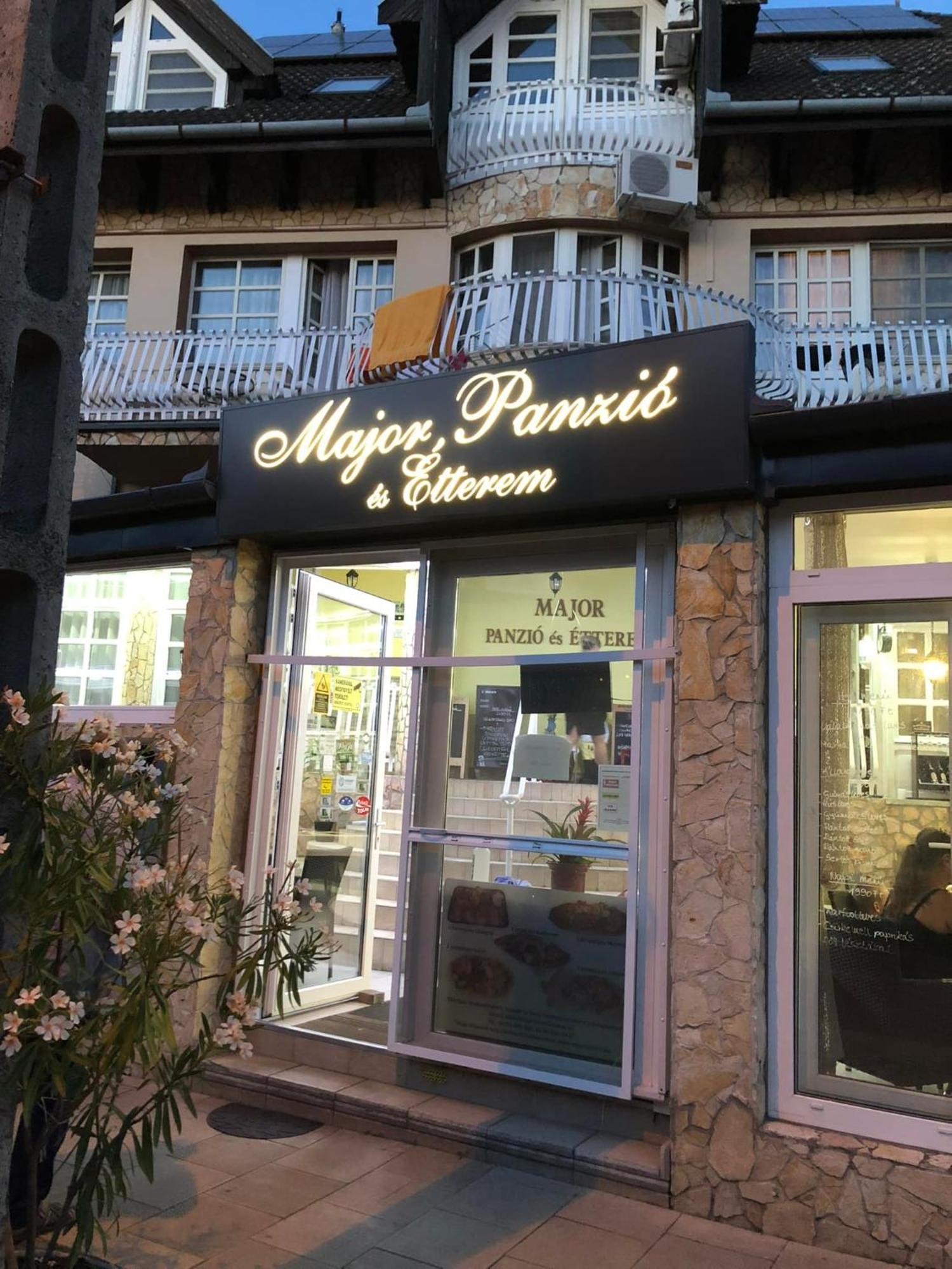 Hajdúszoboszló Major Panzio Es Etterem B&B 외부 사진